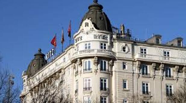 «El rey del simpa»: un mes viviendo a todo trapo en los hoteles más exclusivos de Madrid