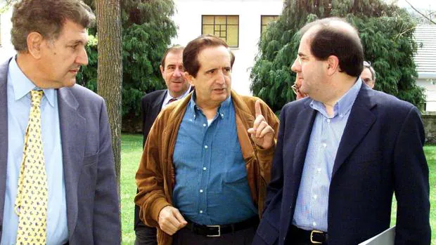 Posada, Lucas y Herrera, en una imagen de abril de 2002