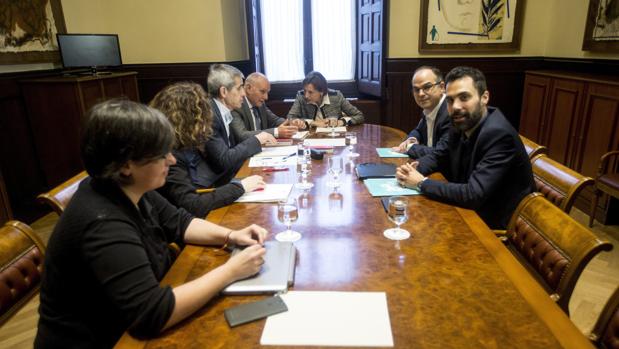 La reunión del pasado viernes de la ponencia de reforma del reglamento del Parlament, en la que sólo participan JxSí y la CUP