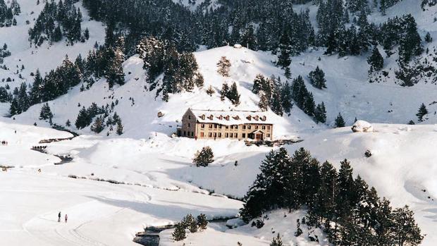 Las nevadas de finales de marzo han vuelto a hacer crecer el manto blanco en el Pirineo