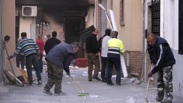 Así quedó la carnicería tras la explosión de esta tarde en Dúrcal (Granada)