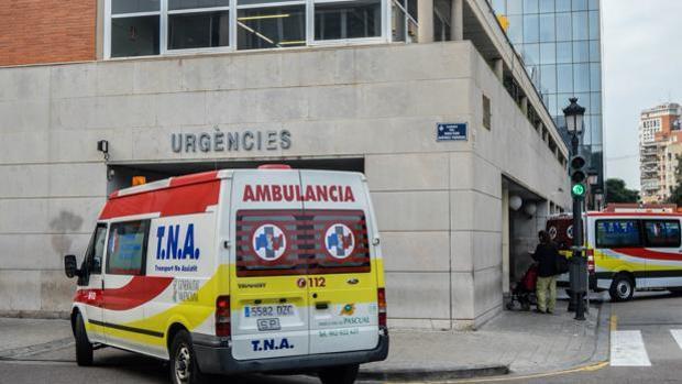 Imagen de archivo de la entrada de Urgencias del Hospital Clínico de Valencia