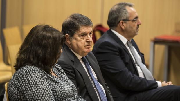 La Audiencia mantiene la condena a José Luis Olivas y Vicente Cotino de año y medio de prisión por fraude