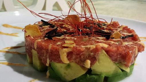 Tartar de atún con aguacate