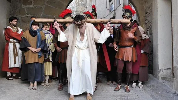 Un momento de la Passió que se celebra en Villalba dels Arcs (Tarragona)