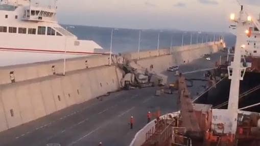 Cinco escalofriantes momentos del choque de un ferry de Naviera Armas en Canarias