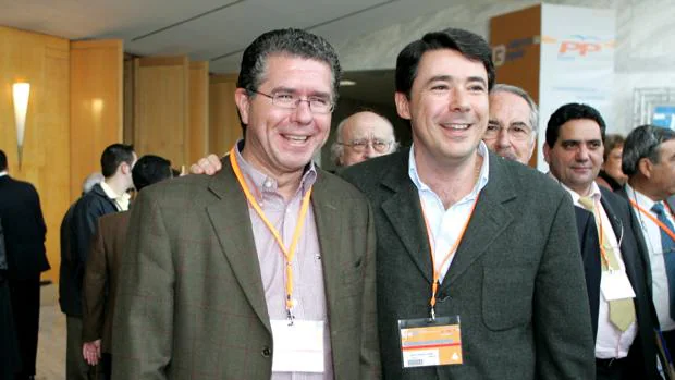 Granados y González en el Congreso regional del PP en 2004