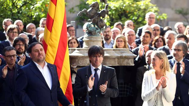 Puigdemont también anima a respaldar la declaración de Sant Jordi, como Patrimonio Inmaterial de la Humanidad