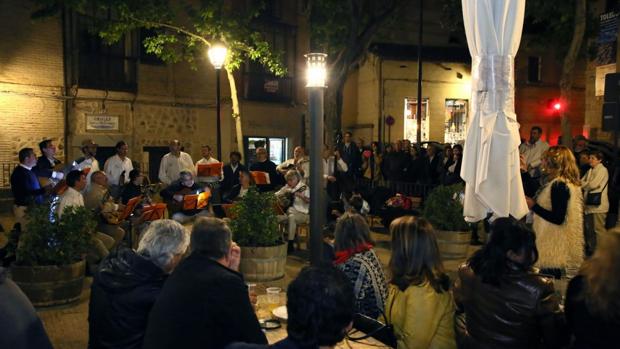 Concierto en la plaza de Juan de Mariana