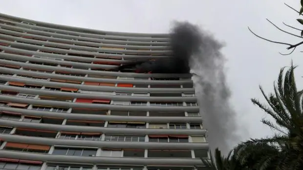 Imagen del incendio en el piso de Alicante