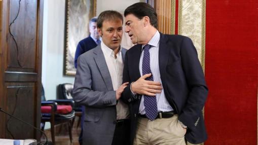 Bellido (Cormpromís) con el portavoz del PP