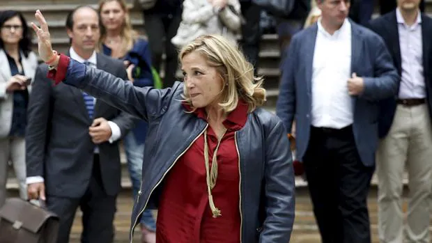 Joana Ortega abandona el Tribunal Supremo de Cataluña después de declarar la consulta 9N en Barcelona
