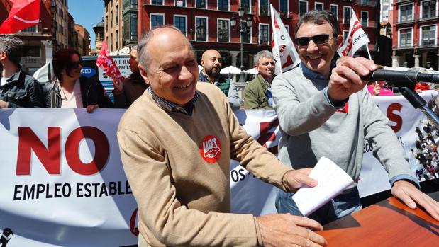 Faustino Temprano (UGT) y Ángel Hernández (CC.OO.) en la marcha del Primero de Mayo en Valladolid