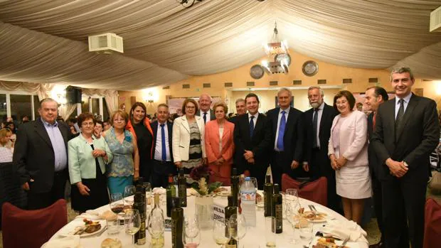 Page ha asistido a la tradicinoal cena de Hermandad de San Isidro de Talavera de la Reina