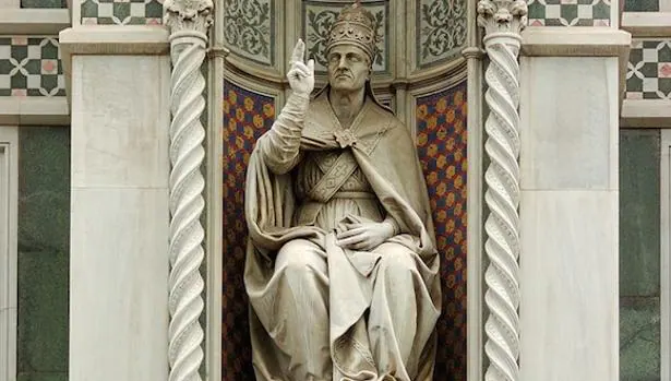 Estatua del Papa Eugenio IV en Roma