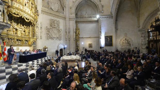 Sesión plenaria de las Cortes en la Catedral de Burgos