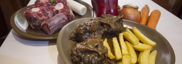 Plato de rabo de toro del restaurante Los Timbales