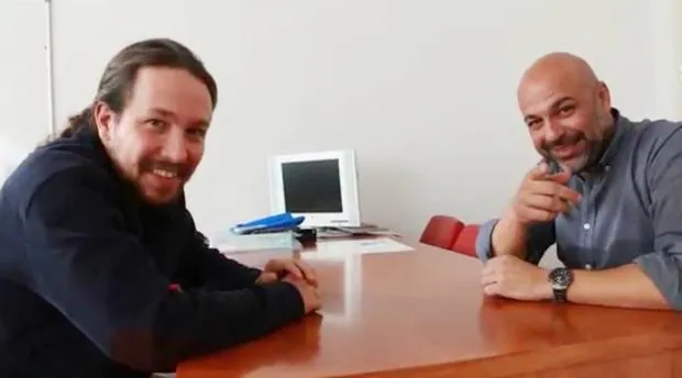 Pablo Iglesias y José García Molina durante el vídeo en el que hablan sobre el Plan de Podemos para Castilla-La Mancha