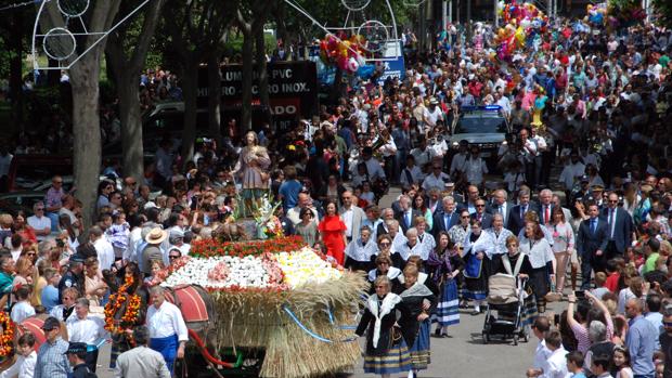 Multitudinario desfile de San isidro en Talavera de la Reina