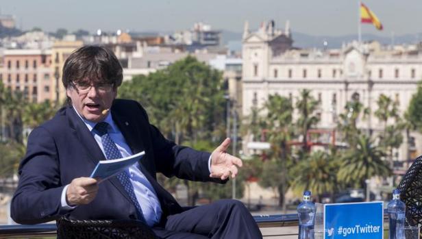 Puigdemont, esta mañana durante la presentación del manual