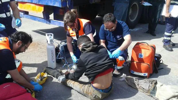 Un argelino fue rescatado de dentro del interior de un tubo en otro camión, ya en Melilla