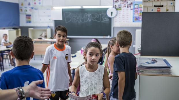 Imagen de archivo del inicio del curso escolar en un colegio de Valencia