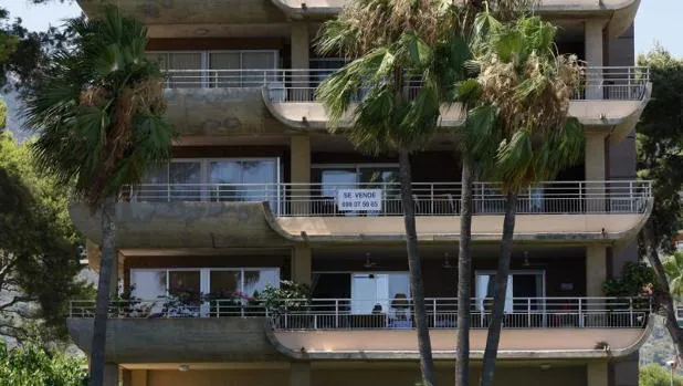 Apartamentos en una zona de playa mediterránea