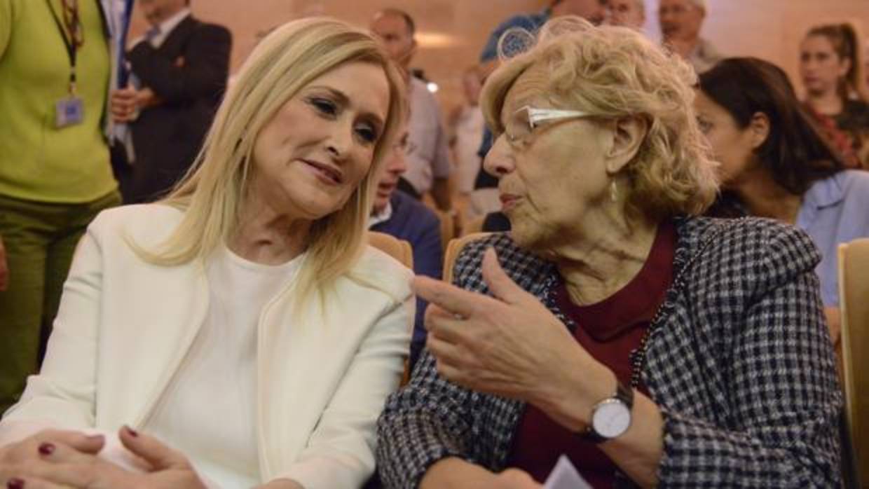 Cristina Cifuentes y Manuela Carmena, juntas en un reciente acto público