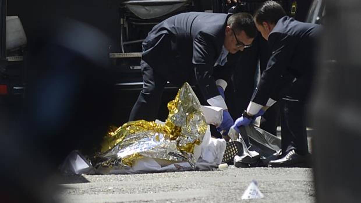 Los servicios funerarios, con el cadáver del «Niño Sáez»