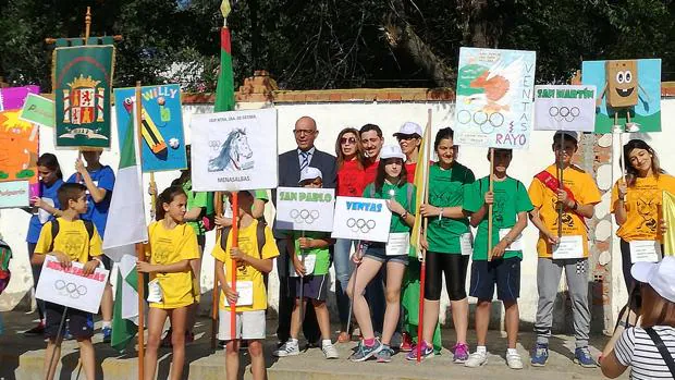 Escolares de ocho municipios celebran en Noez las III Olimpiadas Interescolares