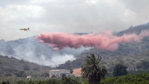 Imagen de archivo de un incendio forestal en la provincia de Valencia