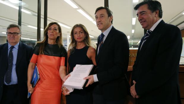 PP y Ciudadanos presentan juntos el recurso contra los presupuestos catalanes
