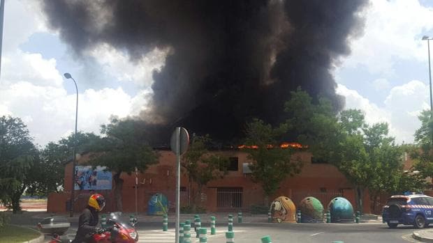 El incendio en el polideportivo de San Isidro