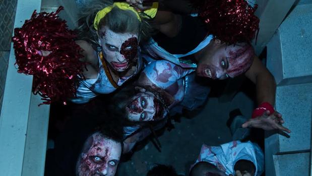 Invasión zombie en Alaquàs: una noche de sábado teñida de sangre y terror en las calles