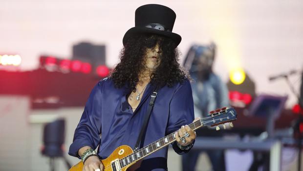 Slash, cantante de Guns N' Roses, durante su concierto en Bilbao