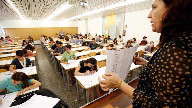 Pruebas de acceso a la Universidad en Valencia: así es el examen al que se enfrentan 19.778 estudiantes