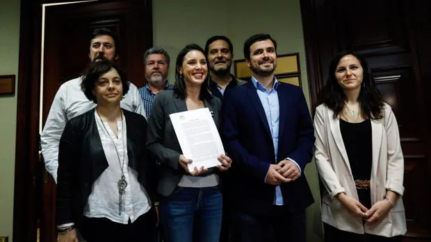 Unidos Podemos registra la moción de censura contra Mariano Rajoy