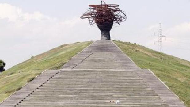 La icónica escultura de «la dama del Manzanares», ubicada en el Parque Lineal