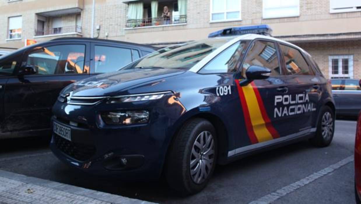 Un coche patrulla de la Policía Nacional