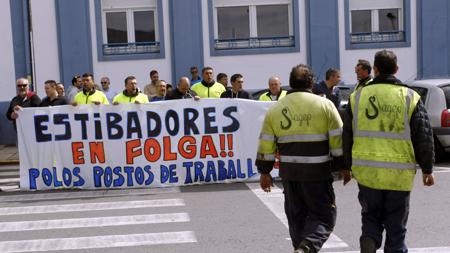 Estibadores en huelga en el Puerto de Ferrol