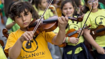 Uno de los niños de DaLaNota que tocará en el Circo Price