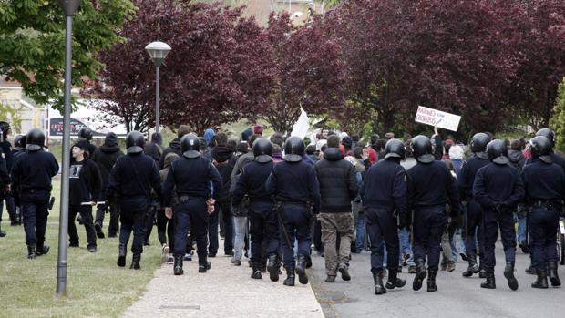 Los agentes tuvieron que intervenir y después de que produjera un enfrentamiento