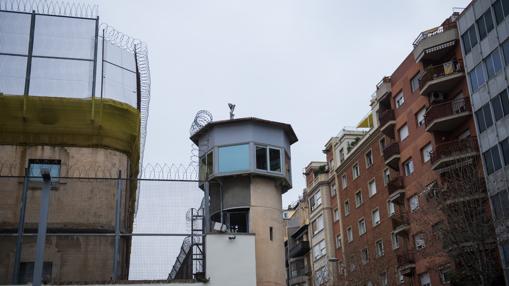 Una de las torres de la vigilancia de La Modelo