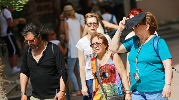 Imagen de unos turistas captada en el centro de Valencia