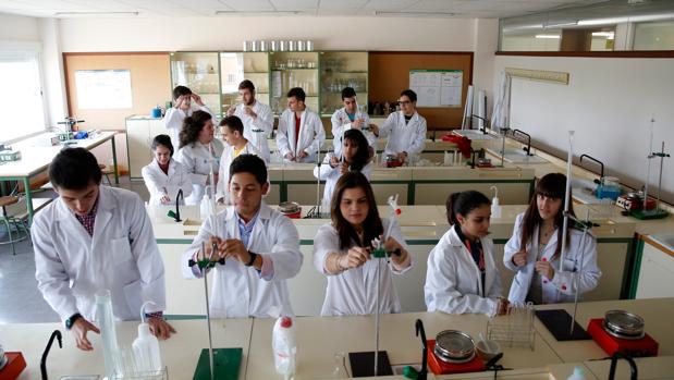 Alumnos del Bachillerato de Excelencia en el Instituto Diego de Praves de Valladolid