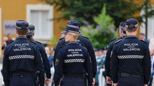 Imagen de archivo de unos agentes de la Policía Local de Valencia