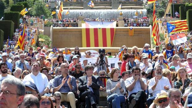 Fila cero del acto independentista organizado hoy en Barcelona