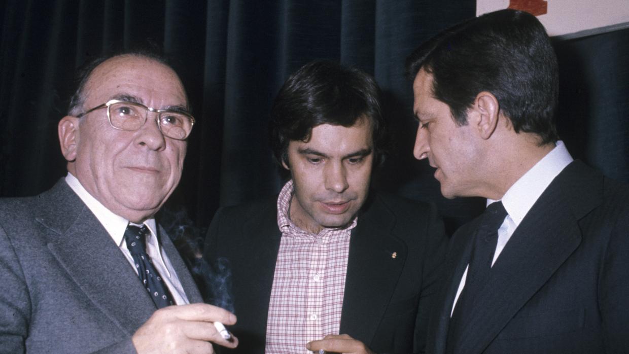 Adolfo Suárez (UCD) con Santiago Carrillo (PCE) y Felipe González (PSOE) en 1978