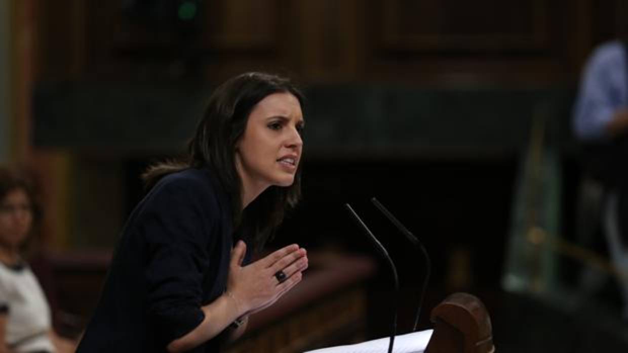 Montero, durante su intervención ayer