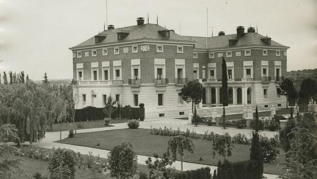 El Palacio de La Moncloa, en una imagen que publicó ABC en 1976